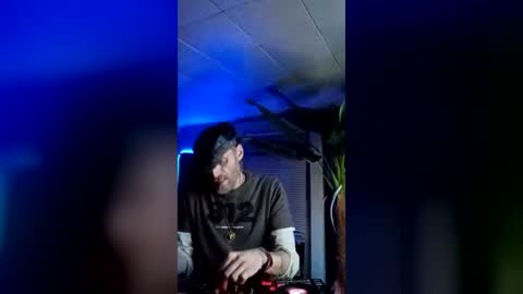 SeanPatrick online show from August 10, 2:46 am