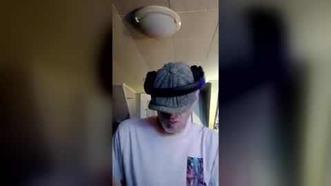 SeanPatrick online show from August 17, 1:54 am