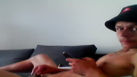 hubikush22 online show from August 15, 6:28 am