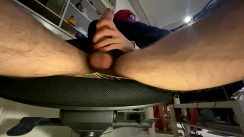 hugewhitecockboy online show from May 17, 10:44 pm