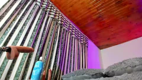 hugo_cooper online show from May 10, 6:04 am