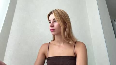 Tessa  online show from August 7, 9:53 am