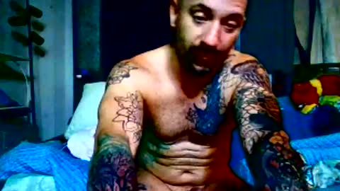 hungherowithoutacape online show from August 5, 4:54 am
