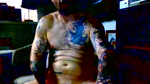 hungherowithoutacape online show from August 6, 12:26 pm