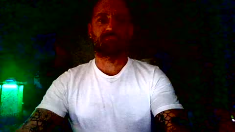 hungherowithoutacape online show from August 10, 2:13 am