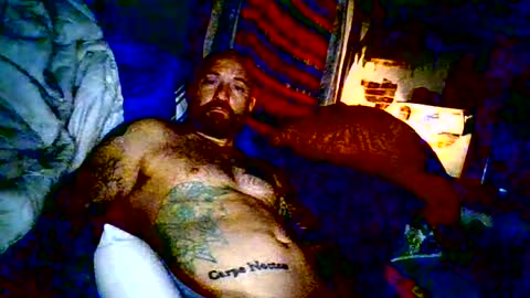 hungherowithoutacape online show from August 14, 12:20 pm