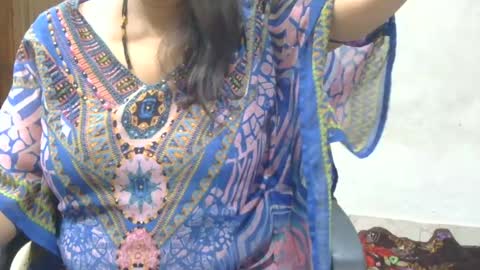 hungrymilf69 online show from August 4, 8:11 am