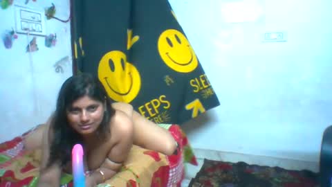 hungrymilf69 online show from August 9, 8:43 pm