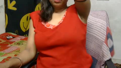 hungrymilf69 online show from August 12, 2:47 am