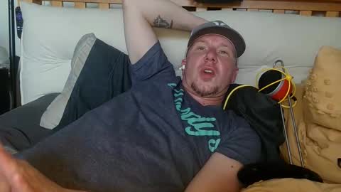 HuingsingleDad79 online show from May 4, 10:33 pm