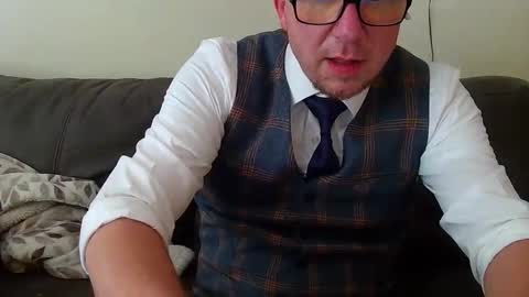 HuingsingleDad79 online show from May 11, 4:09 pm
