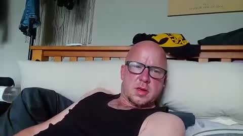 HuingsingleDad79 online show from June 26, 3:37 pm