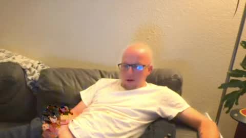 HuingsingleDad79 online show from July 6, 9:45 am