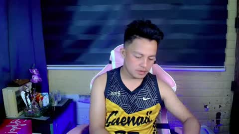 hunk_danny online show from July 5, 10:46 pm