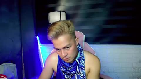 hunk_danny online show from August 10, 10:22 pm
