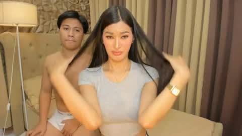 hunkhomerontop online show from August 12, 11:12 am