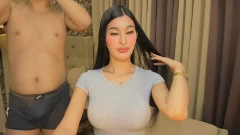 hunkhomerontop online show from August 17, 8:30 am