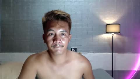 hunkylloyd online show from June 1, 4:37 am