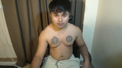 hunkyzeus online show from August 2, 5:42 pm
