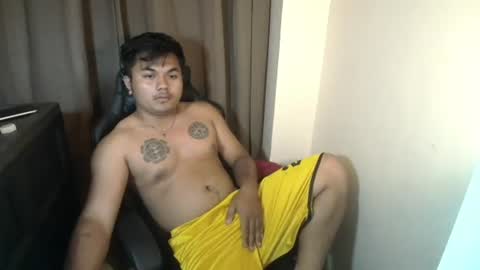 hunkyzeus online show from August 4, 8:50 pm