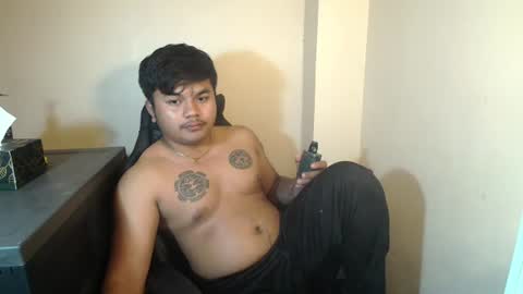 hunkyzeus online show from August 11, 4:20 pm