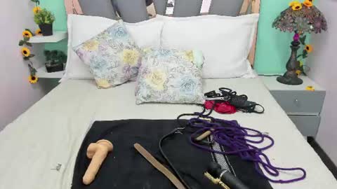 I G N I S  online show from August 11, 11:07 pm