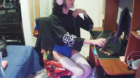 hxxyro1 online show from April 29, 4:04 am