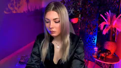 hyileyclark online show from August 4, 5:26 am