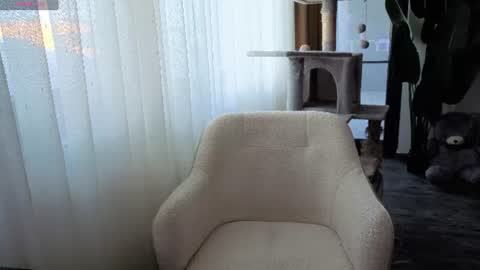 Emma Ava online show from August 13, 11:46 am