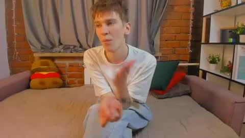 hyper_muse online show from August 15, 5:33 am