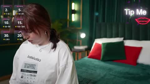 Call me Hyuna online show from August 3, 10:55 am