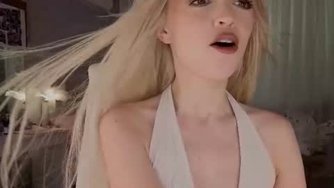 Joselle online show from July 15, 1:17 am