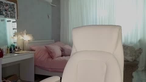 Joselle online show from July 17, 2:11 am