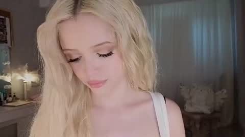 Joselle online show from July 19, 2:13 am