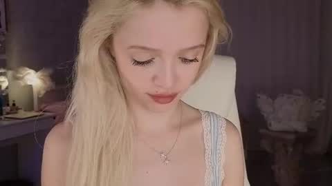 Joselle online show from August 3, 10:50 pm