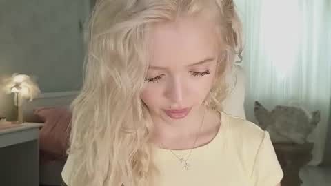 Joselle online show from August 12, 2:14 am