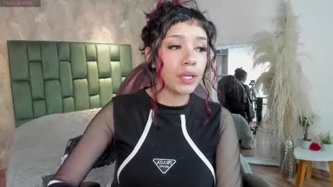 iam_andre__ online show from August 5, 7:17 am