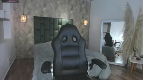 iam_andre__ online show from August 7, 4:23 am
