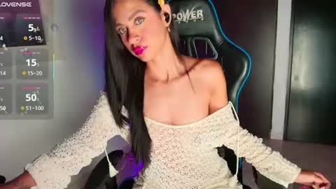 new schedule 1000pm -500am colombia time online show from August 7, 2:33 am