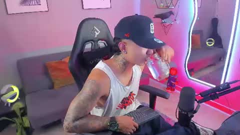 Light online show from July 31, 4:08 am