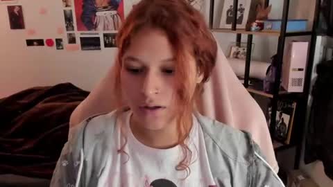 iam_nikki online show from August 31, 8:15 am