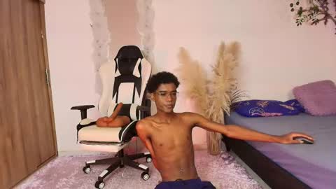 iamandrey_ online show from August 5, 6:50 pm