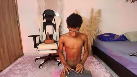 iamandrey_ online show from August 8, 11:43 am