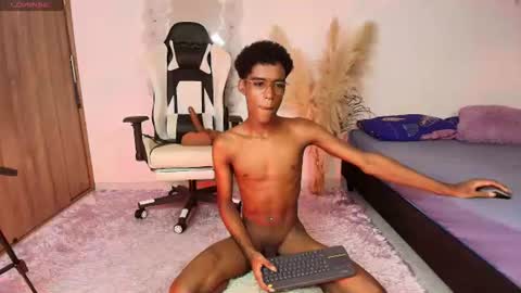 iamandrey_ online show from August 12, 12:35 am
