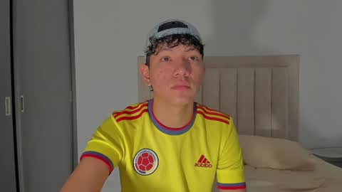 Juliiiiian online show from August 13, 11:24 am