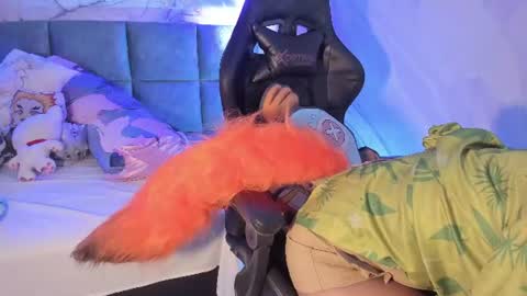 Nayu online show from August 30, 9:59 pm