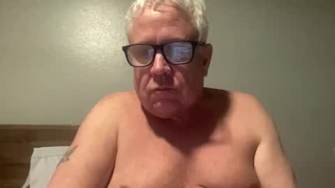 iamsuperhard9 online show from April 2, 1:57 am