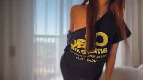 iamyuki_ online show from August 11, 6:26 am