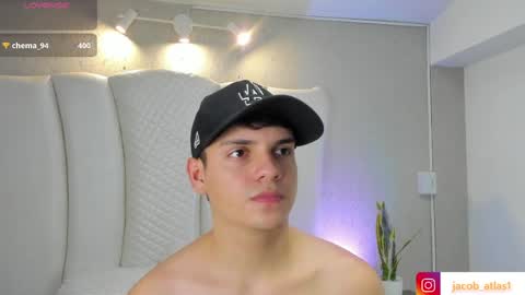 ian_jacob online show from May 2, 10:08 am
