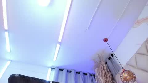 ibbie_ online show from August 6, 5:34 pm